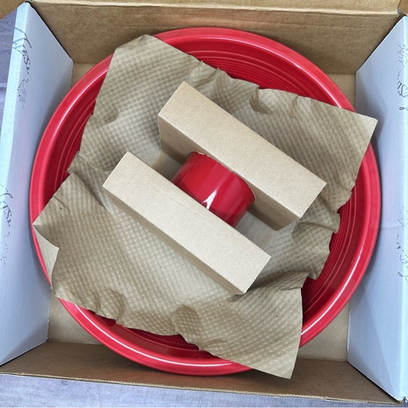 Fiesta Fiestaware SCARLET Pasta Bowl + Cheese Shaker SET New wBox - Picture 8 of 11